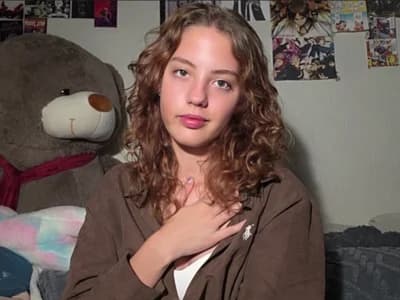 Private show alert: girl GiannaBirrueta's big clit is the main attraction