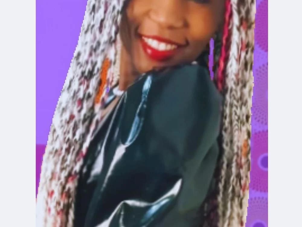ShantelSexyYoungMilfie