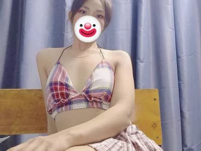 Anal petite girls in private shows featuring anal performances for viewers with Binnky.