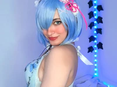 Nerds Nerd girl cam performances highlight quirky humor and lovable idiosyncrasies. NoraAndJonh