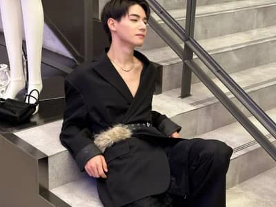Luxurious privates Guy indulges in mens private chat with elite adult entertainment model Lumi-ya