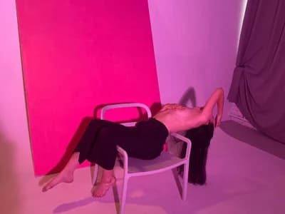 Join girl gamers TwixMolly streaming League of Legends with flirty fun