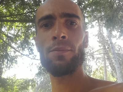 Experience the best of French cam date nights with guy JonathanShadow
