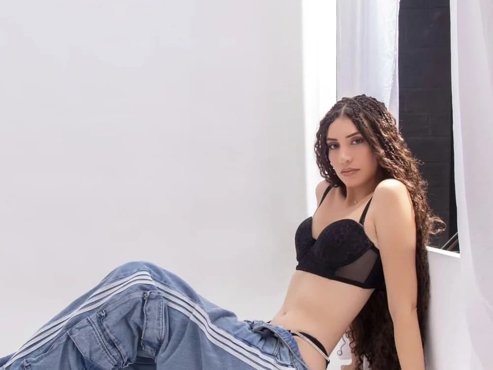 Spend intimate time with Kannada couple via cam dating aurelialux