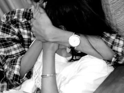 Engage in private shows with Anshu_Agarwal, a girl exploring anal indian art.