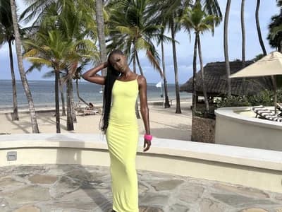 Find petite ebony webcam models like girl ZENDAYA_CASTING tempting viewers online.