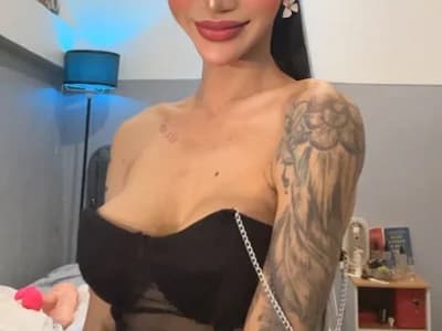 redhotties enjoys bubblebutt watch trans models flaunt her bubble butts in intimate cam sessions.
