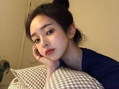 Join Aloe-20 for young cam girls in intimate webcam shows.