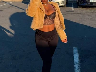 Mobile couple cams: new mobile BootyBunnyX and partner chat privately, intimately