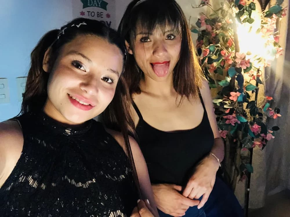 Find athletic asian couples fun in intimate cam sessions together with 3littles.