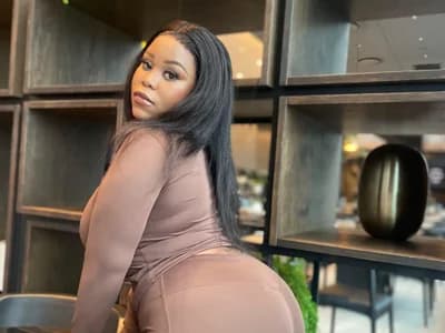 BiggAssAngie1
