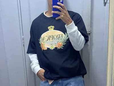 Guys connect privately on 'Side' chats with Heiden_hot_.