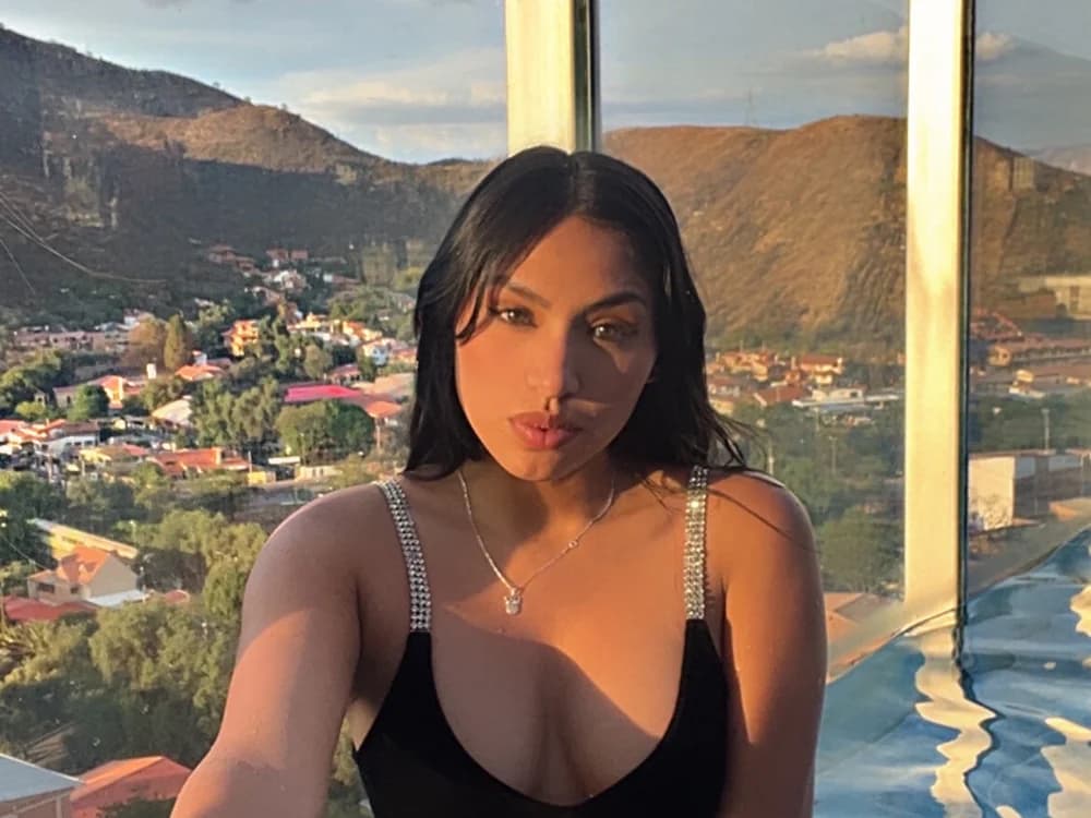 BrunetteBliss69