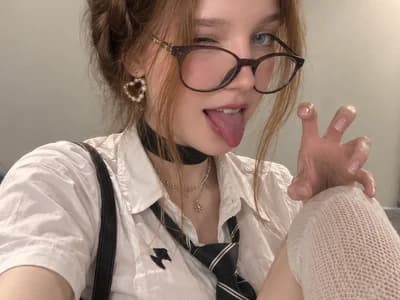 Kissme_Kira, a sexy girl, captivates in her private show featuring anal blondes.
