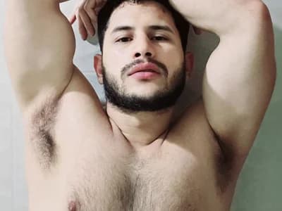 Portly stud guy chunky TheIan26 sharing ample assets live