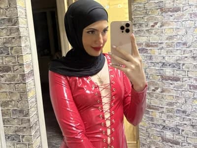 Join GumusGuray for anal creampie girls in nude chat offering private anal shows.