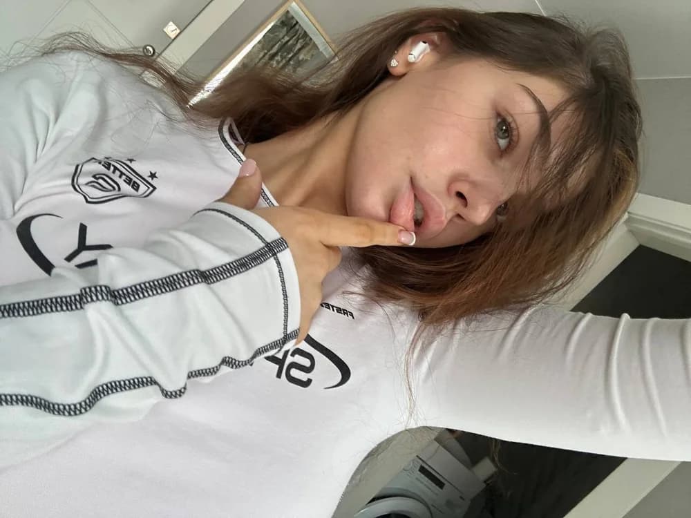 Algerian girl Cam models from Algeria: Meet Fatima on her live webcam feed. Anna_Six