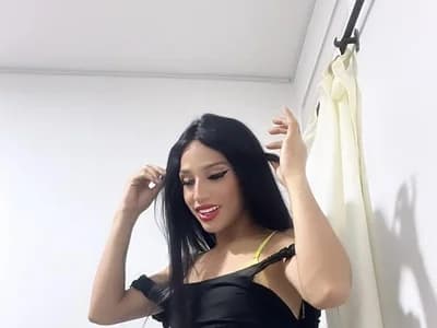 jessicahotbicth enjoys witness new trans models making her cam debuts.