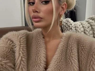 Deepthroat blowjob Girl skilled in deepthroating perform now FloriaMinteer