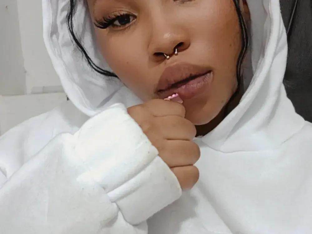 Ebony Dildo Or Vibrator cam couples live show