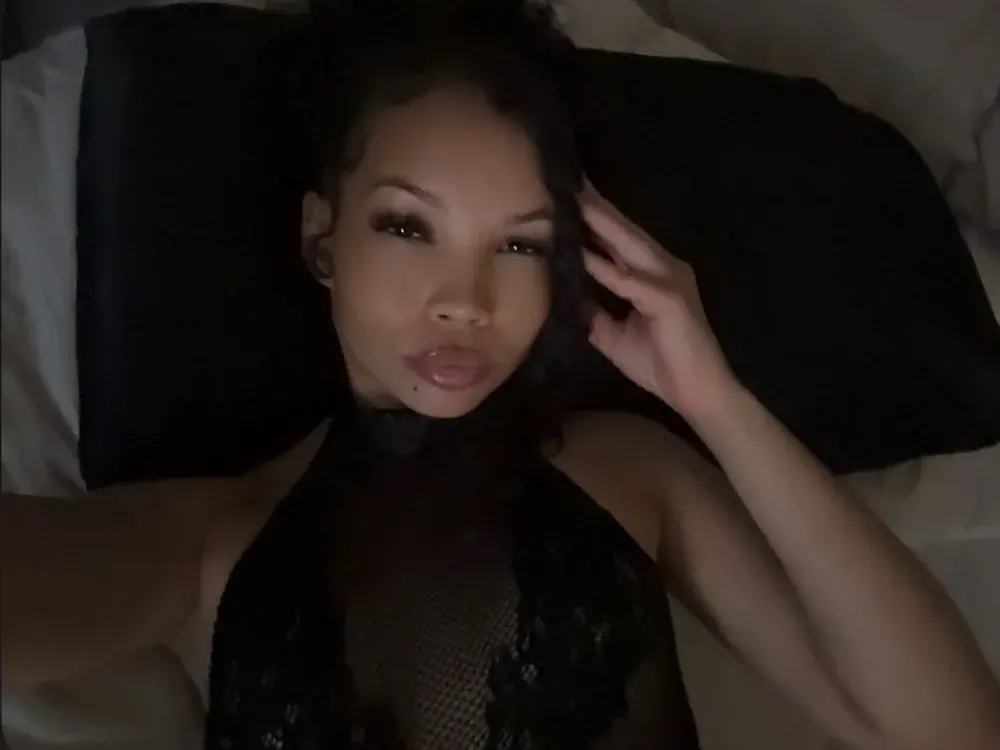 Squirt Mixed cam couples mid-stream