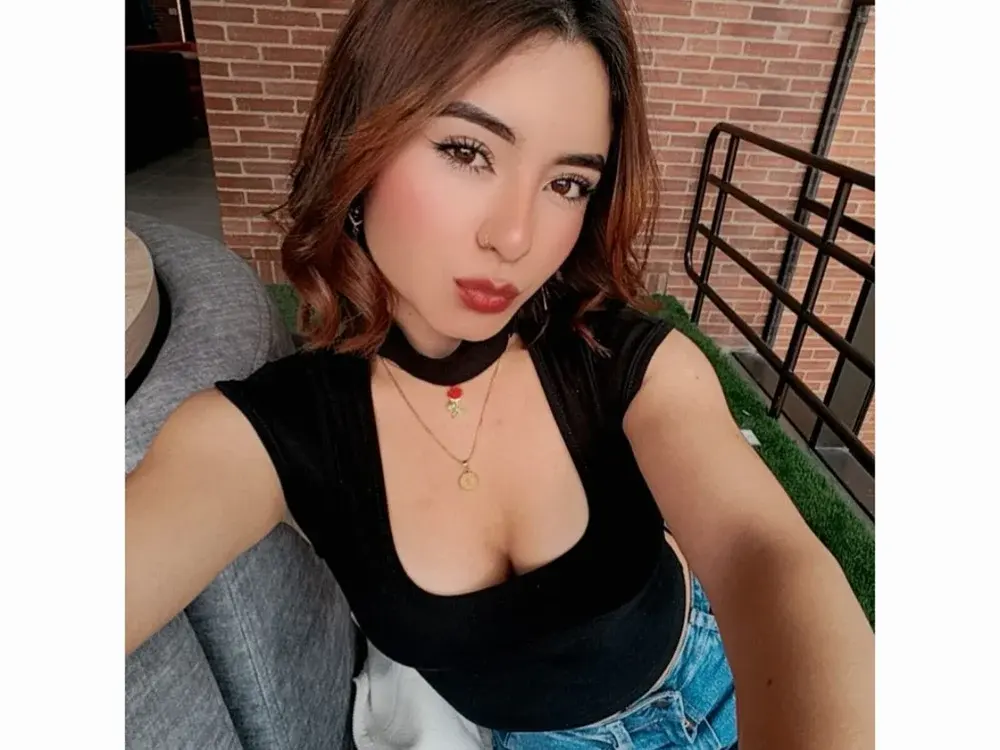 Short Hair cam couples live on the site