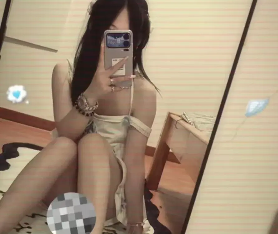 K Pop cam couples live on the site