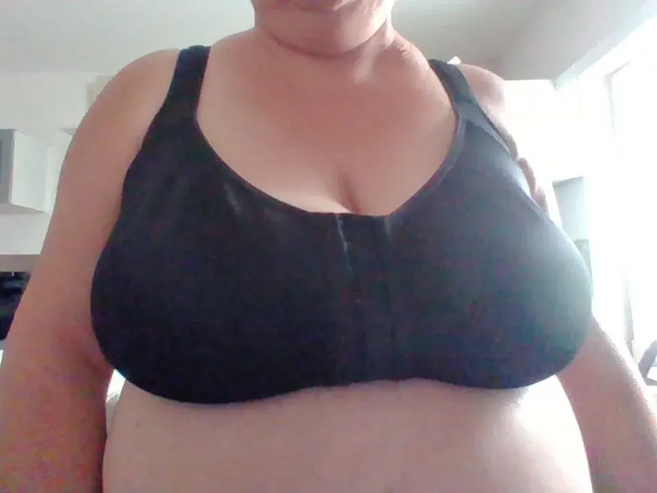 Big Ass Grannies cam couples streaming now