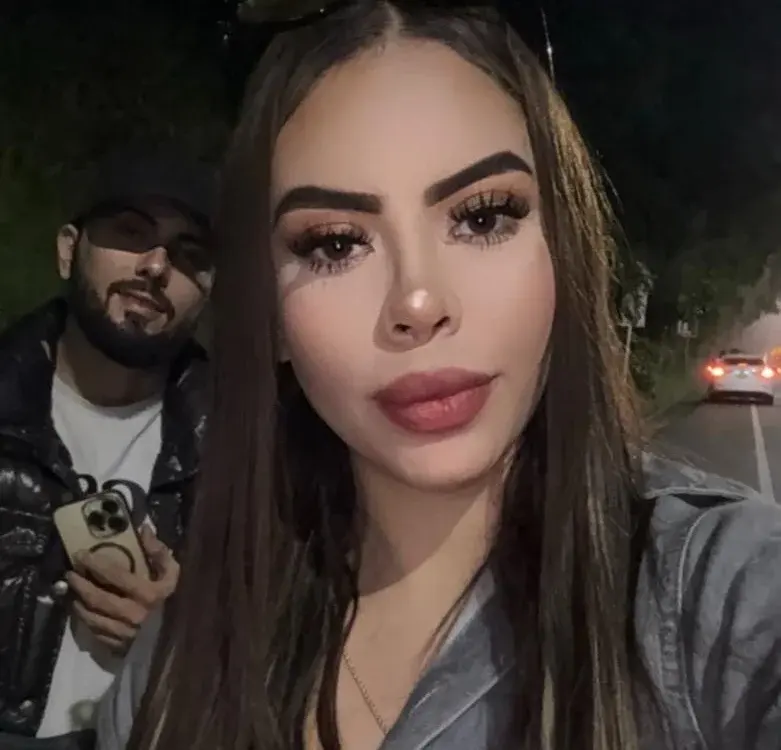 Hairy cam couples
