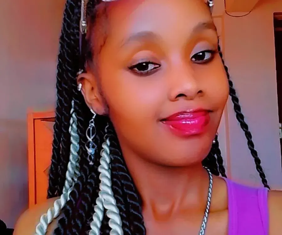 Kenyan cam couples in a private show