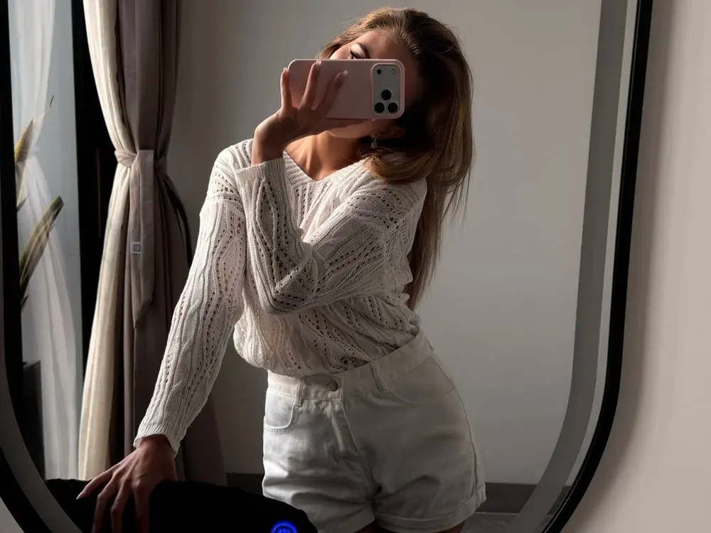 Blondes Young cam girls on a live feed