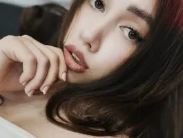 Brunettes Blowjob cam girls performing on cam