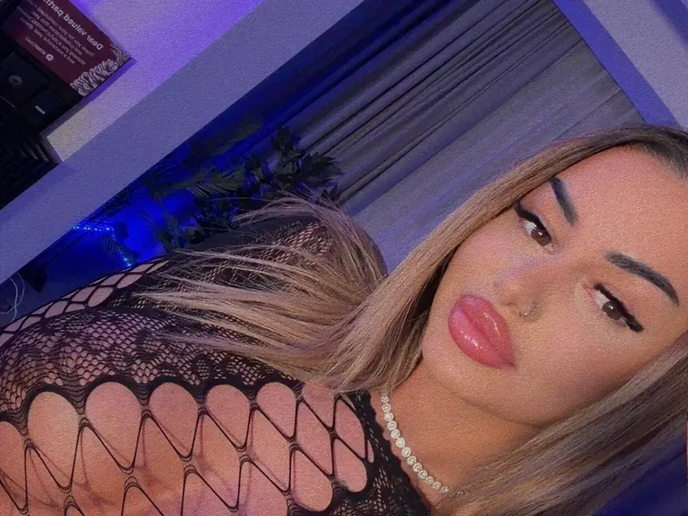 Luxurious Privates White cam girls on webcam tonight