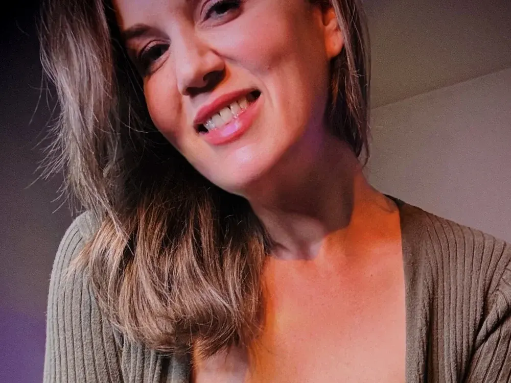 Topless Milfs cam girls on a live feed