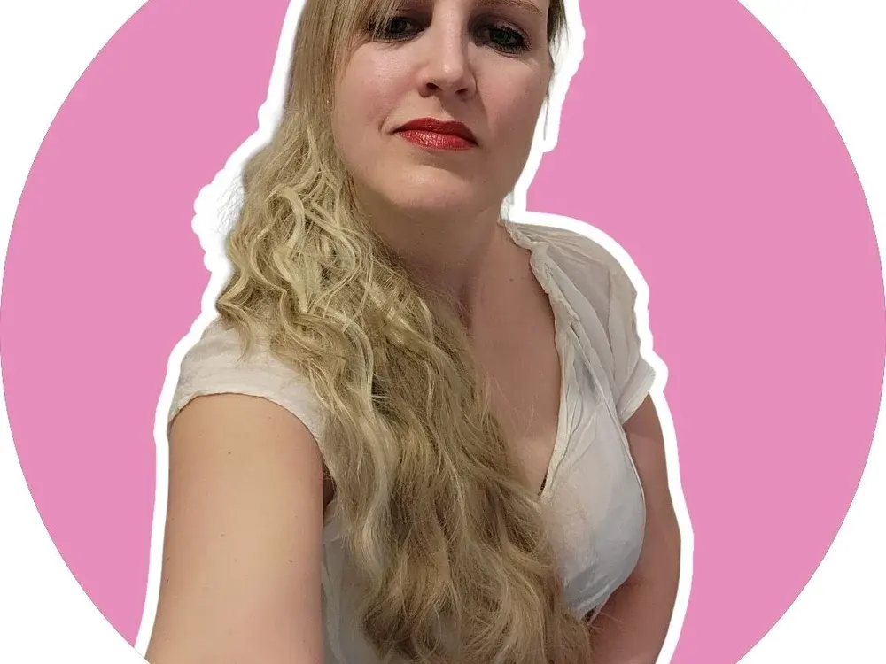 Tattoos cam girls ready for a private show