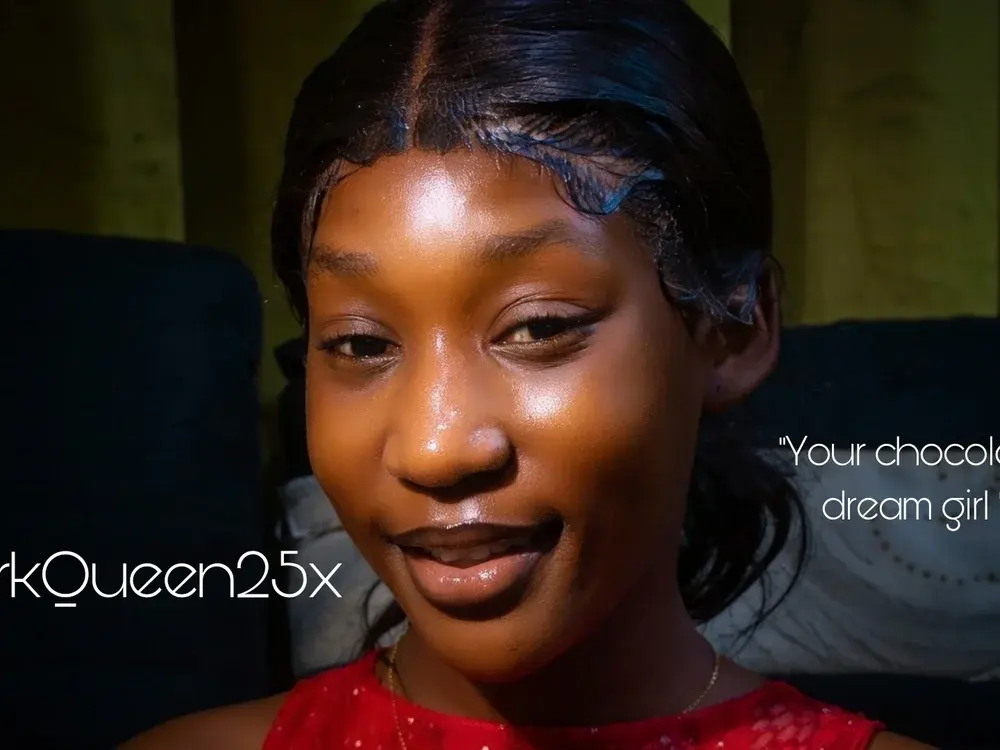 Ebony Doggy Style cam girls on cam right now