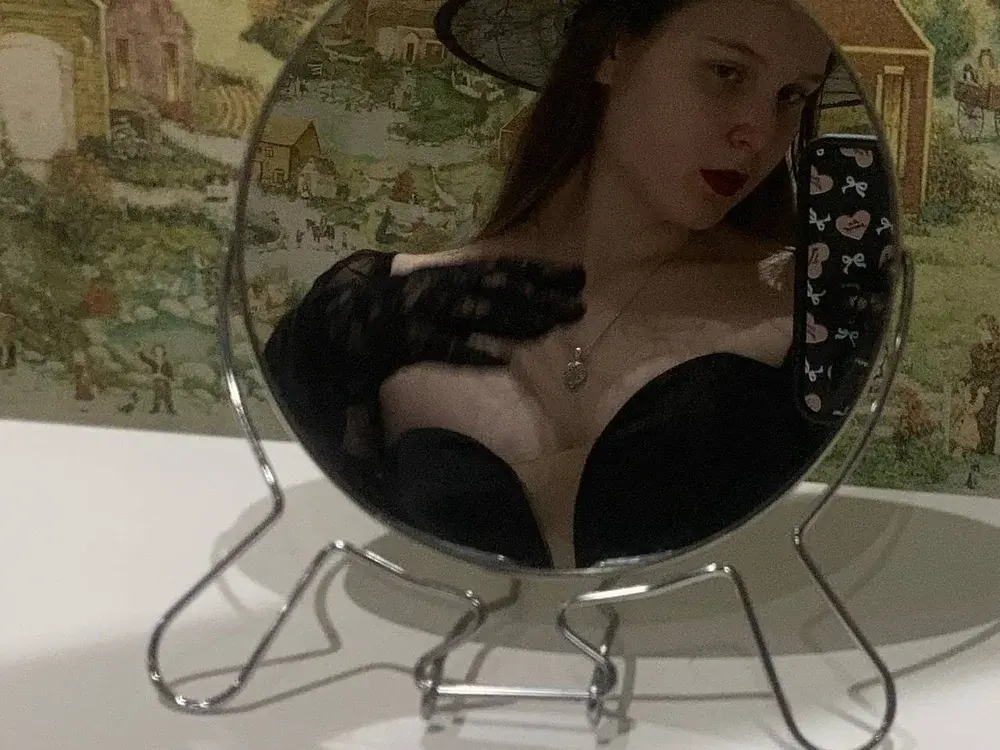 Piercings White cam girls