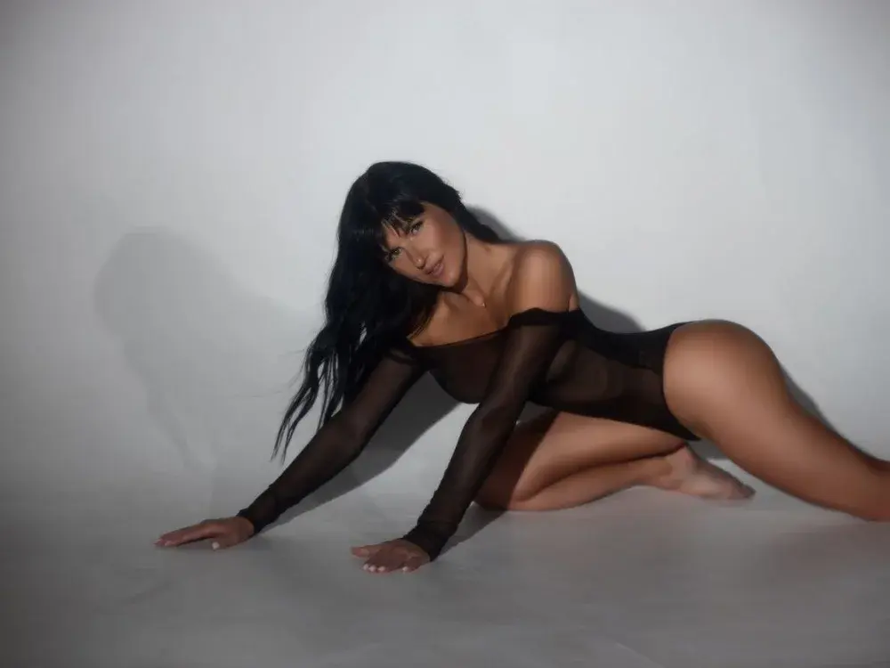 Moderately Priced Cam2cam cam girls on adult cam