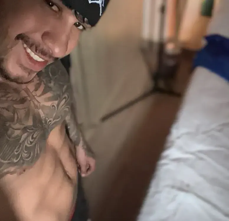 Jeans cam guys putting on a show