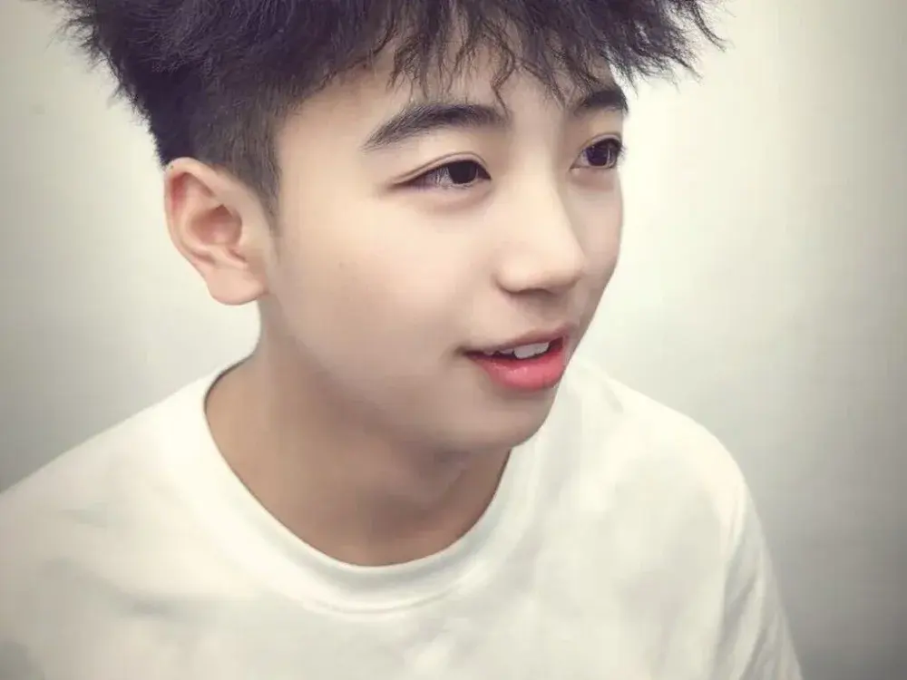 Asian cam guys mid-stream