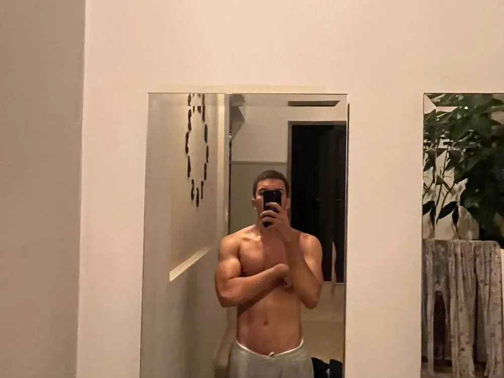 Glory Hole cam guys putting on a show