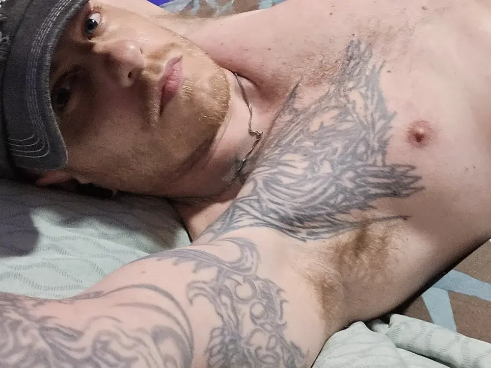 Shaven cam guys live on the site