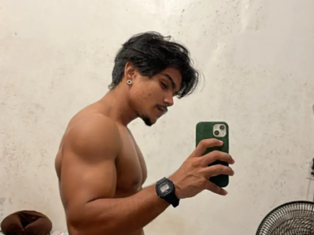 Portuguese cam guys available now