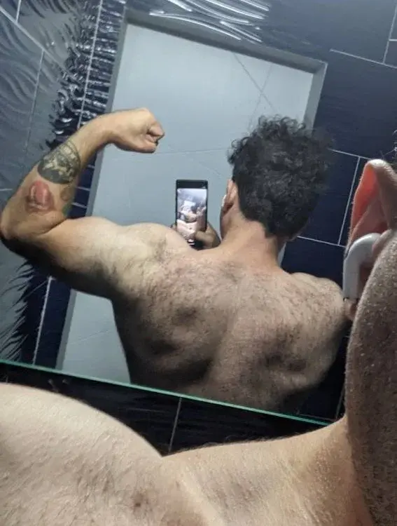 Beardy cam guys online right now