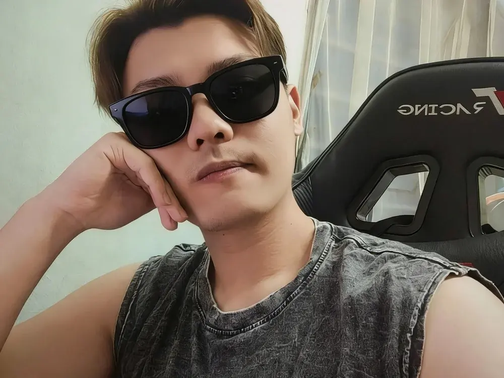 Chinese cam guys online right now