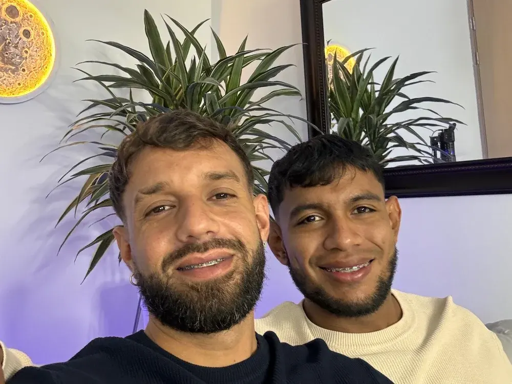 Bears cam guys in a private show