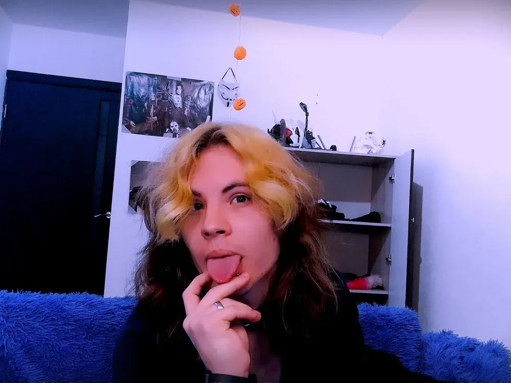 Glamour cam guys in a private show