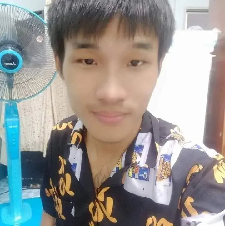 Thai cam guys broadcasting live