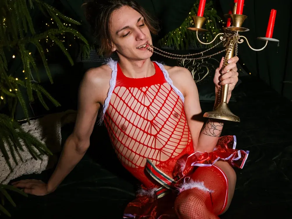 Blonde trans cams on a live feed