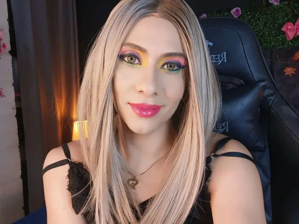 Spanish Milfs trans cams putting on a show